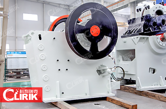 一臺小型碎石機的成本大概是多少?