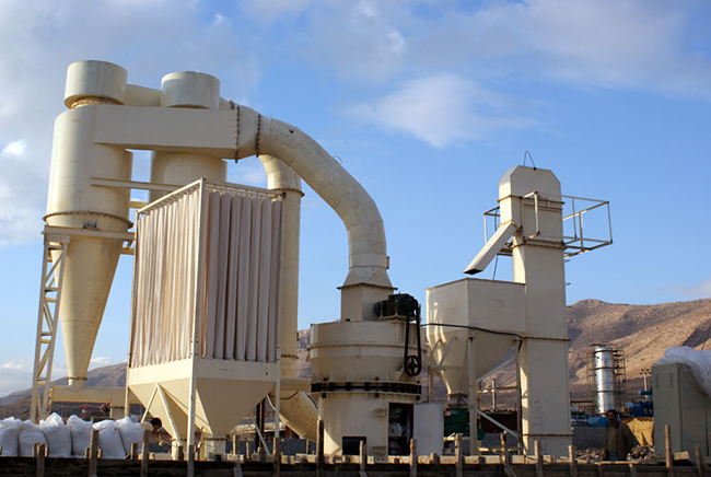 高嶺土磨粉現場